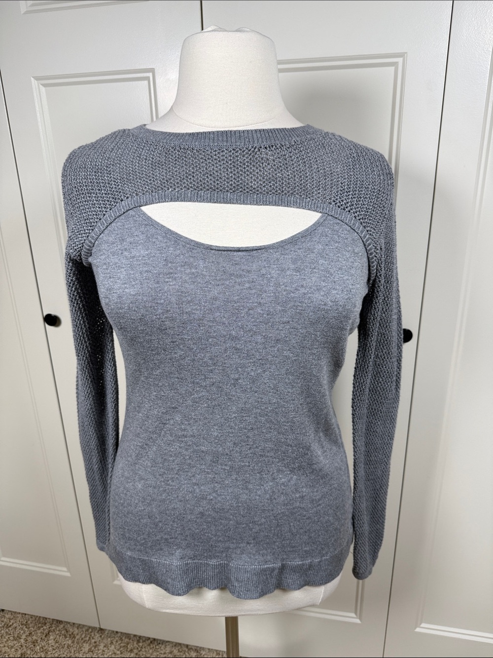 torrid Gray Cutout Crewneck Sweater Size 1X
